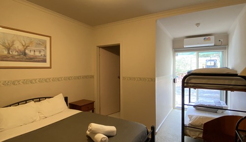 Familien-Vierbettzimmer