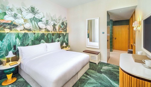 Zimmer, 1 King-Bett, Stadtblick (Essential)