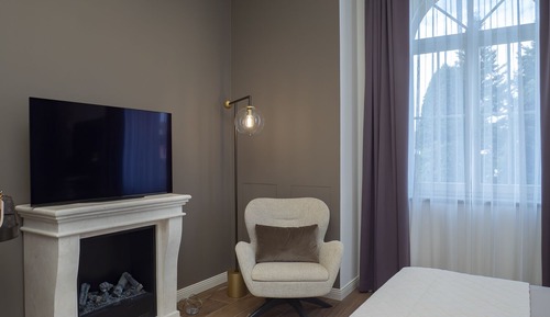 Design-Suite, 1 Queen-Bett und Schlafsofa, Gartenblick