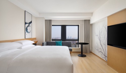 Suite, 1 King-Bett, Stadtblick