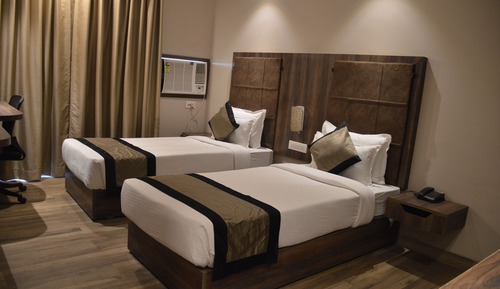 Premium-Doppel- oder -Zweibettzimmer