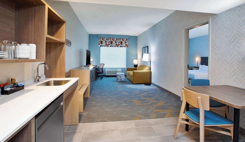 Suite, 1 King-Bett und Schlafsofa, barrierefrei, Badewanne