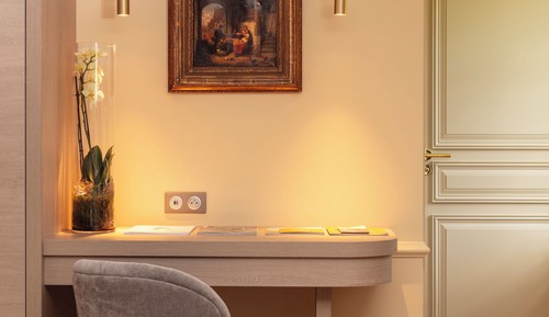 Junior-Suite, 1 King-Bett, mit Bad, zum Garten hin
