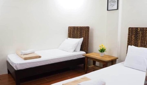 Basic-Doppel- oder -Zweibettzimmer