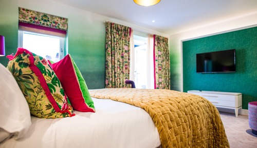 Deluxe-Doppelzimmer, 1 King-Bett, Poolblick