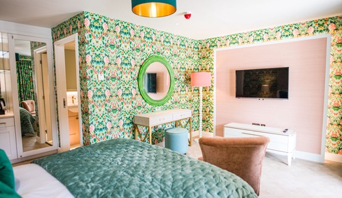 Deluxe-Doppelzimmer, 1 King-Bett, Poolblick