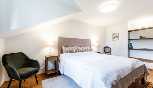 Standard-Doppelzimmer, 1 King-Bett, Blick auf den Innenhof, Eckzimmer
