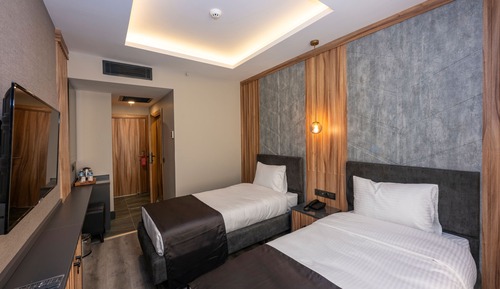 Standardzimmer, 2 Einzelbetten, Poolzugang, Stadtblick