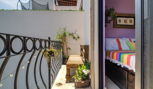 Deluxe room with 2 queen-size beds, extraordinary views, and shared bathroom