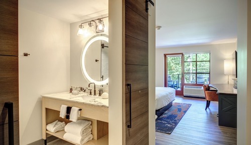 City-Zimmer, 1 King-Bett, Balkon, Eckzimmer