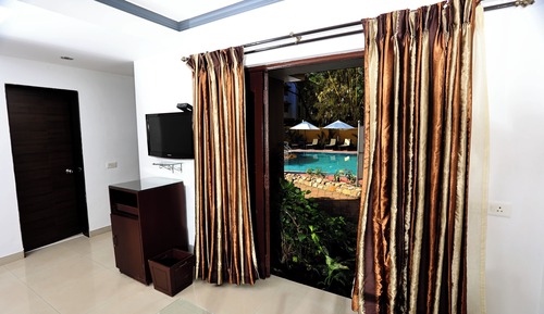 Luxury-Zimmer, Poolblick