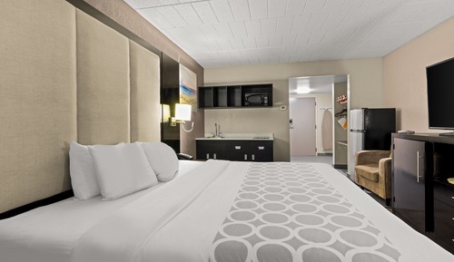 Zimmer, 1 King-Bett, barrierefrei, Nichtraucher (Roll-In Shower)