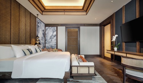 Tropical Garden Suite