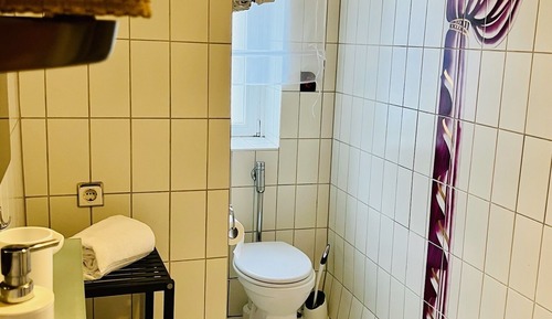 Basic-Vierbettzimmer, Gemeinschaftsbad