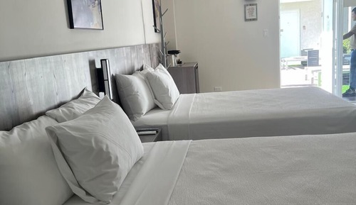 Standardzimmer, 2 Doppelbetten, Nichtraucher, Poolblick