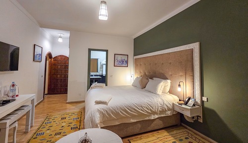 Comfort-Suite, Terrasse, Gartenblick