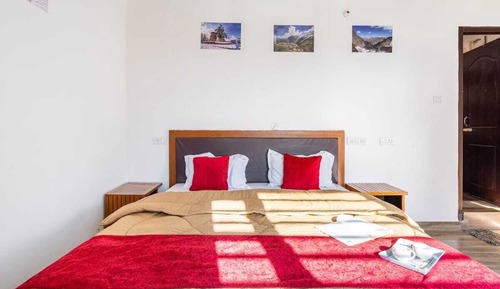 Standard-Doppelzimmer, Bergblick
