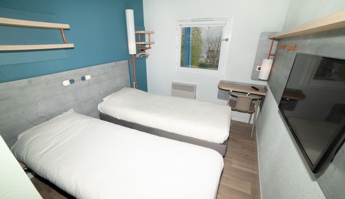 Business-Doppel- oder -Zweibettzimmer