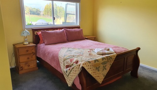 Panoramic-Ferienhaus, 2 Schlafzimmer, Talblick, zum Innenhof hin