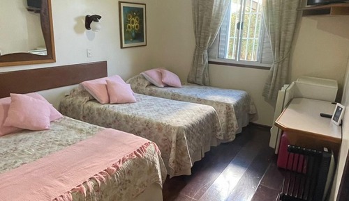 Familien-Vierbettzimmer