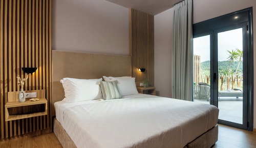 Deluxe-Doppel- oder -Zweibettzimmer, Whirlpool, eingeschränkter Meerblick