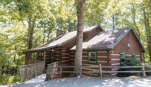 1 Bedroom Cabin / Sleeps 4