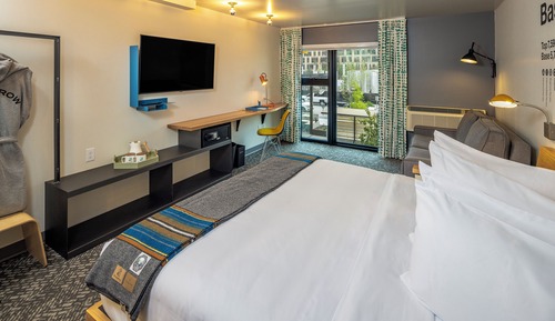 Zimmer, 1 King-Bett, barrierearm (Courtyard)