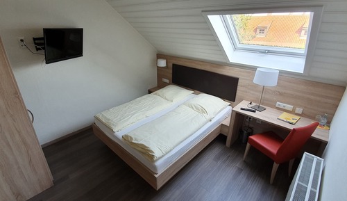 Basic-Vierbettzimmer, 2 Schlafzimmer, Nichtraucher, Blick auf den Innenhof
