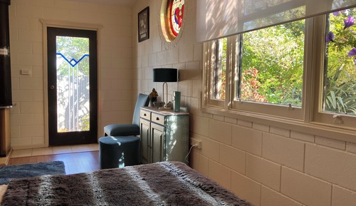 Basic-Zimmer, 1 Doppelbett, Kochnische, Gartenblick
