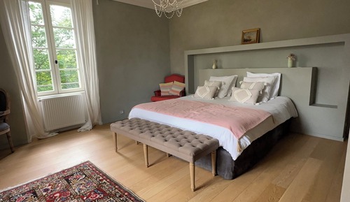Superior-Doppel- oder -Zweibettzimmer