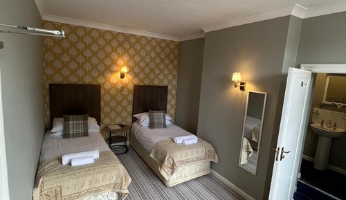 Traditional-Zweibettzimmer