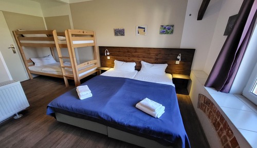 Standard-Vierbettzimmer