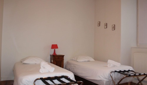 Doppel- oder Zweibettzimmer
