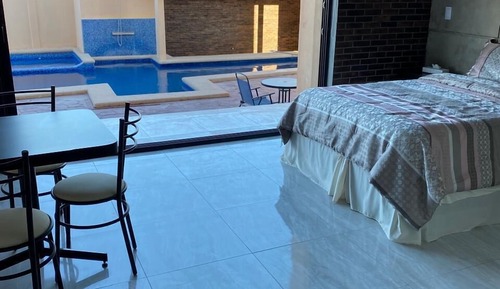 Standard-Doppelzimmer, Poolblick