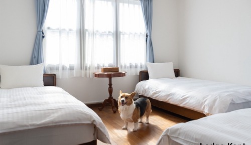 Deluxe-Dreibettzimmer, Gemeinschaftsbad