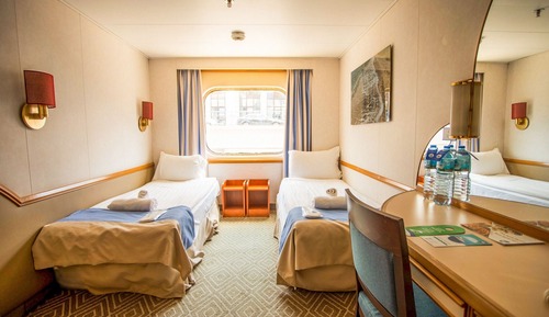 Superior-Doppel- oder -Zweibettzimmer
