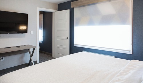 Suite, 1 Schlafzimmer (Living Area Walk In Shower)