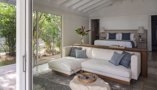 Luxury-Villa, 3 Schlafzimmer, eigener Pool, Strandblick (Beachfront Three-Bedroom Villa)