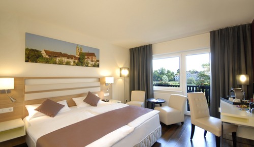 Doppelzimmer, Balkon, Flussblick
