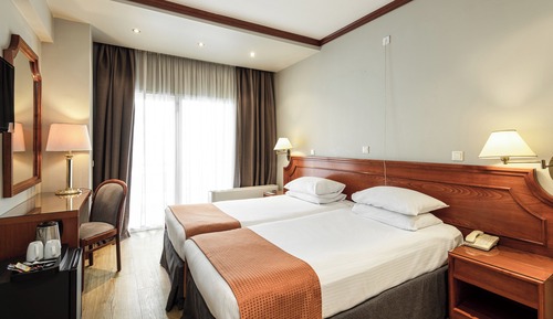 Standardzimmer, 2 Einzelbetten, barrierearme Badewanne, Raucher