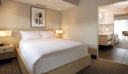 Premium-Zimmer (2 Queen beds with bath)