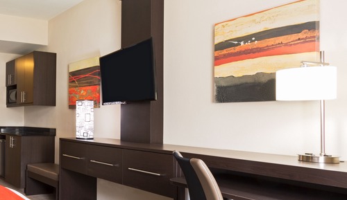 Standardzimmer, 1 King-Bett und Schlafsofa, Balkon, Poolblick