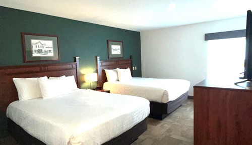 Basic-Doppelzimmer, 2 Queen-Betten, Kühlschrank und Mikrowelle