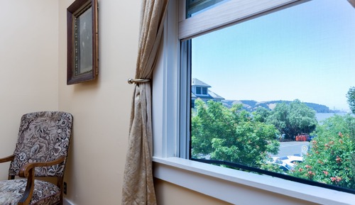 Premier-Zimmer, Whirlpool, Buchtblick