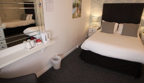 Suite, mit Bad (Sleeps up to 3)