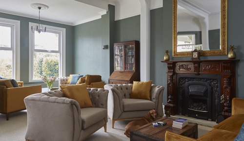 Exclusive-Haus, mit Bad, zum Garten hin