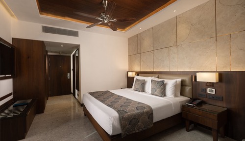 Junior-Suite, Zugang zur Business-Lounge, Poolblick