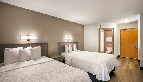 Deluxe-Zimmer, 2 Doppelbetten, barrierefrei (Roll-In Shower, Smoke Free)