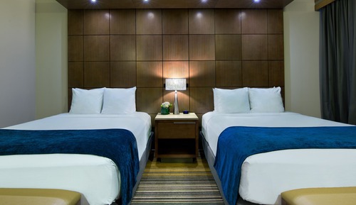 Classic 2 Queen Suite