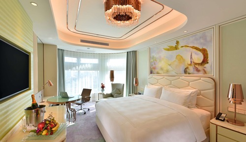 Executive-Suite (Collection)